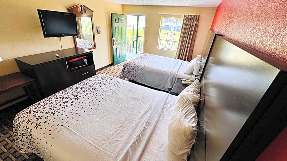 Garden Inn and Suites near Callaway Gardens Pine Mountain