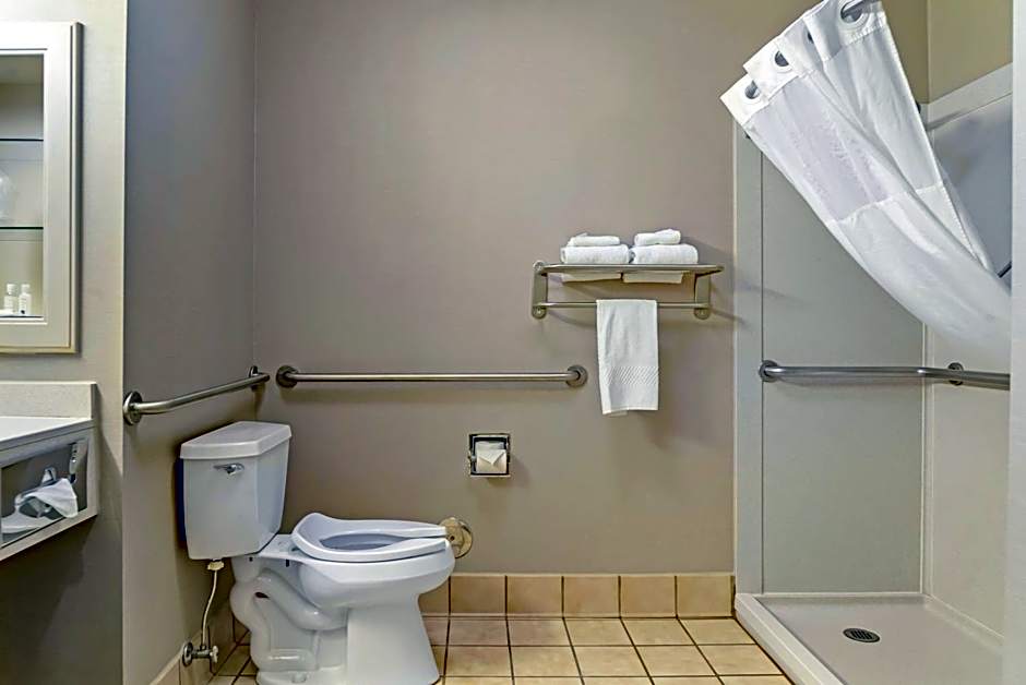 Quality Inn & Suites Monroe