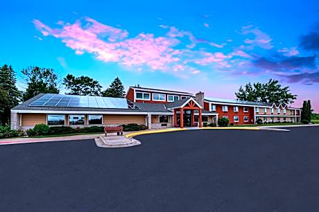 AmericInn by Wyndham Hutchinson