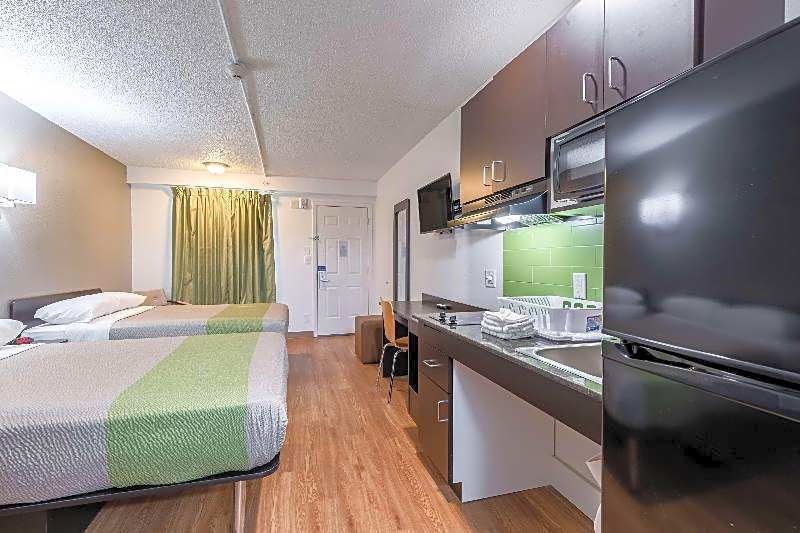 Motel 6-Bryan, TX - University Area