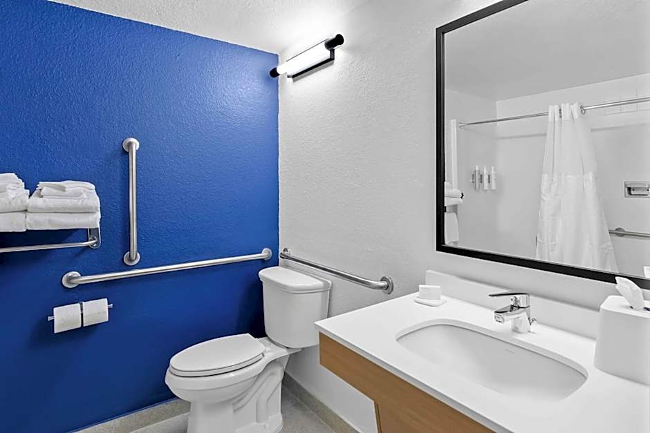 Spark by Hilton Daleville Roanoke North