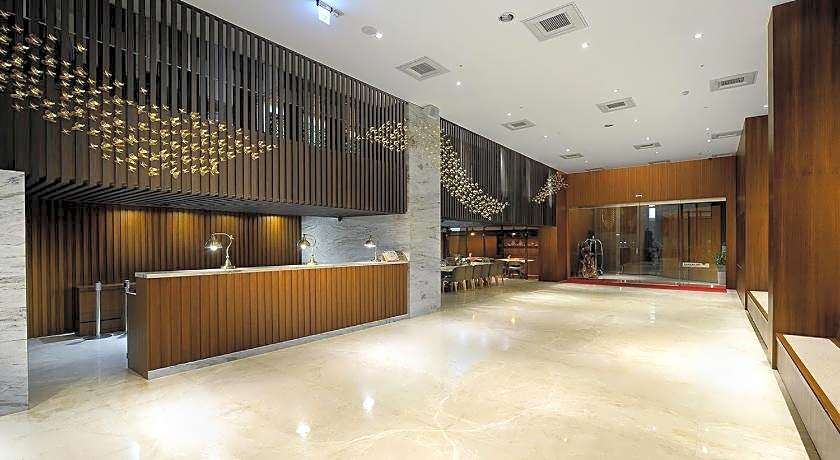 Aeris International Hotel