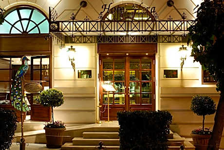 Hera Hotel