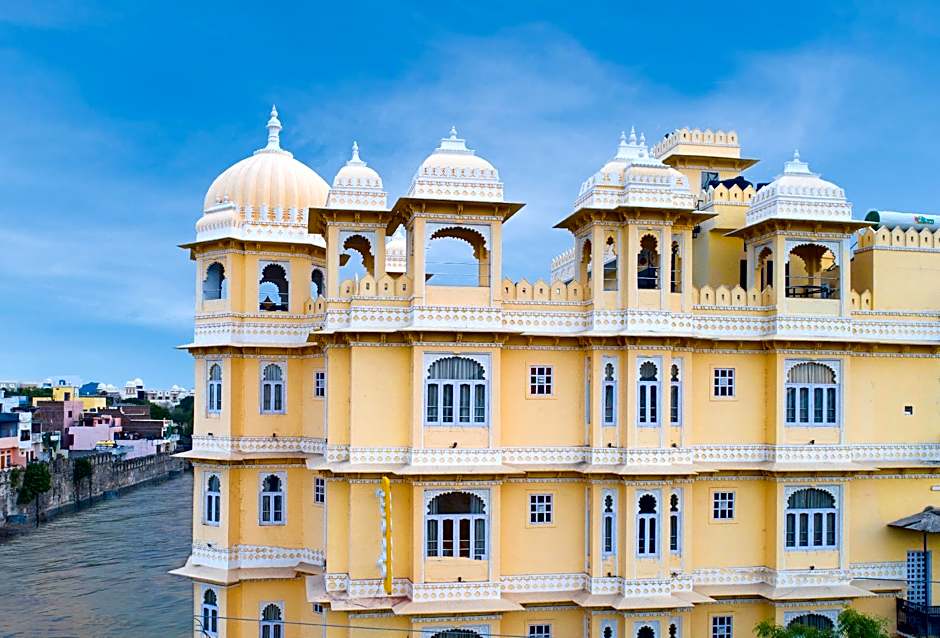 Bloom Boutique I Lake Pichola