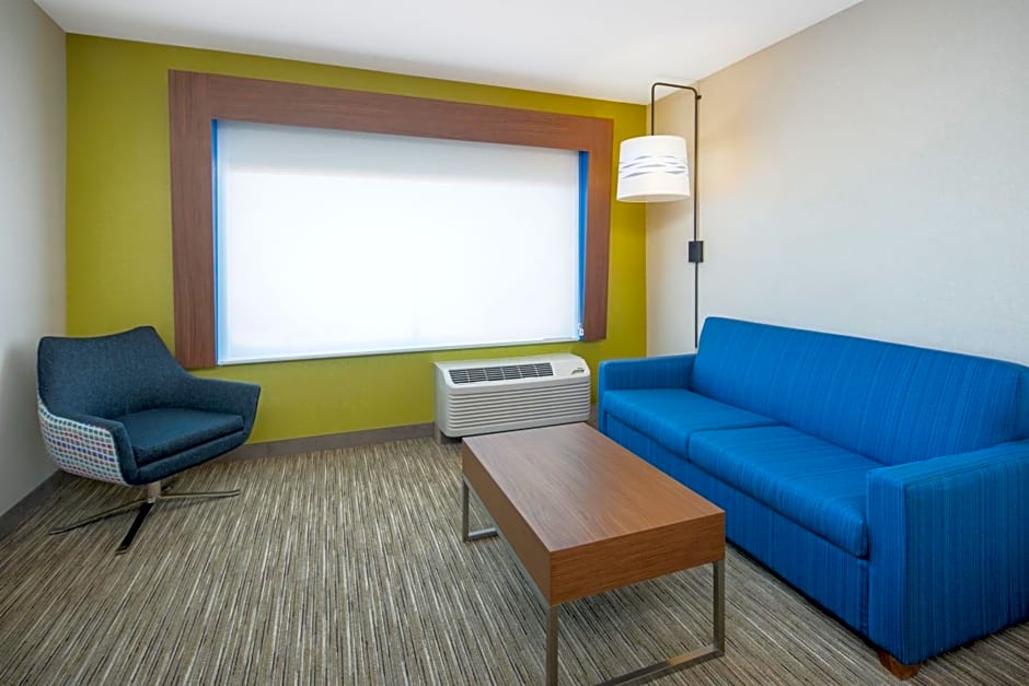 Holiday Inn Express & Suites - Chico, an IHG Hotel