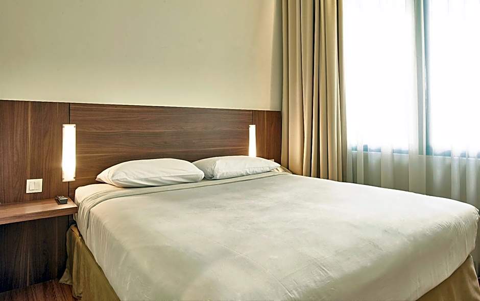 Grand Cikarang Hotel