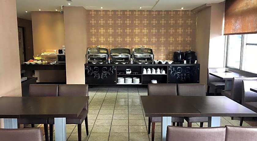 The Riverside Hotel & Motel