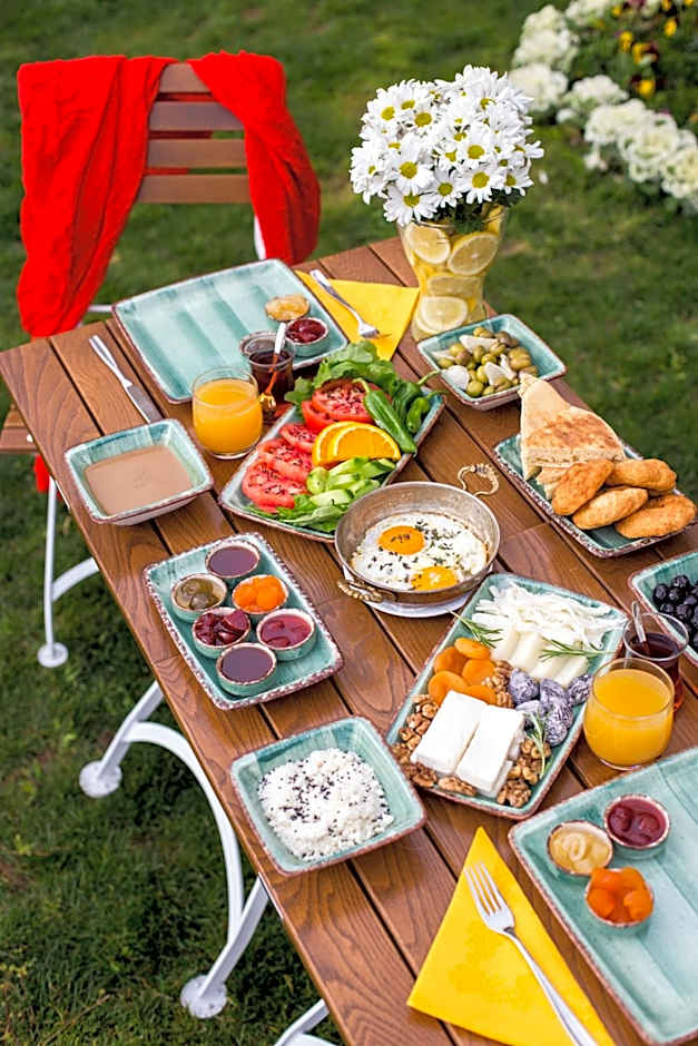 Kybele Suites
