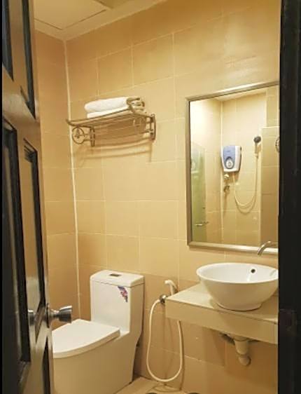 Kingston Executive Hotel