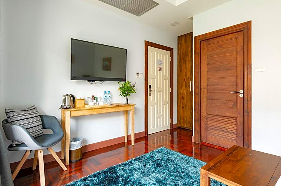 Maneeya Park Residence