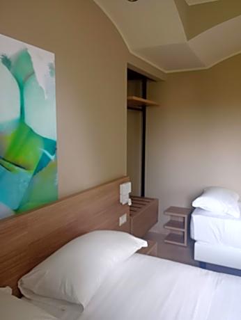 Standard Room with Two Single Beds