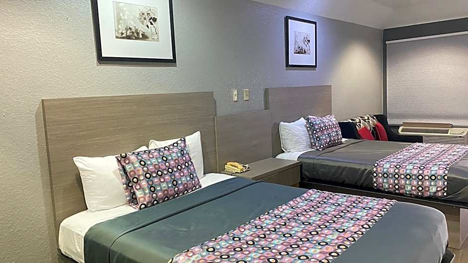 Island Suites Hobby Airport