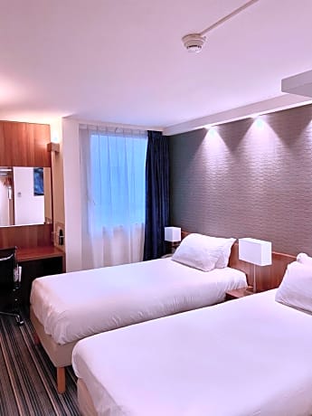 Standard Room with Two Single Beds