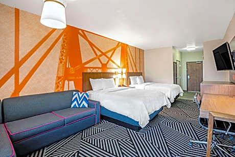 Executive Queen Room with Two Queen Beds and Sofa Bed
