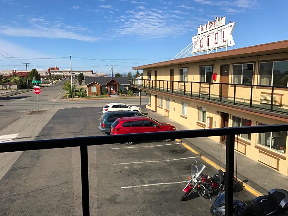 Aircrest Motel