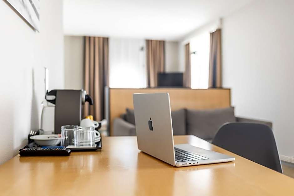 Royal Hotel - Urban Living