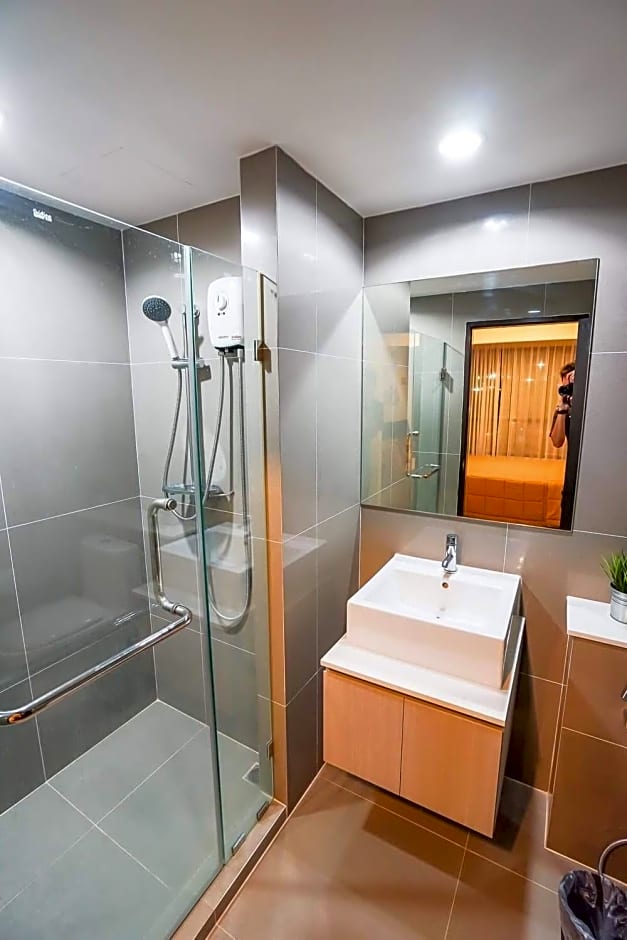 Centrio  By Suttirak