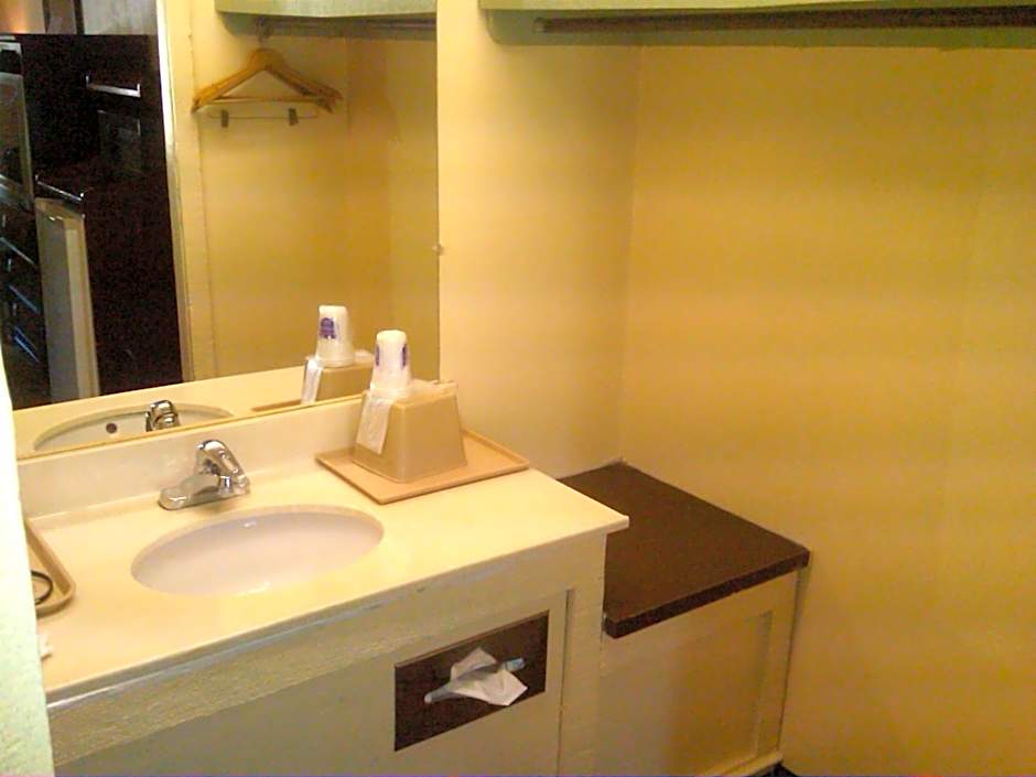 Knights Inn Battle Creek Mi