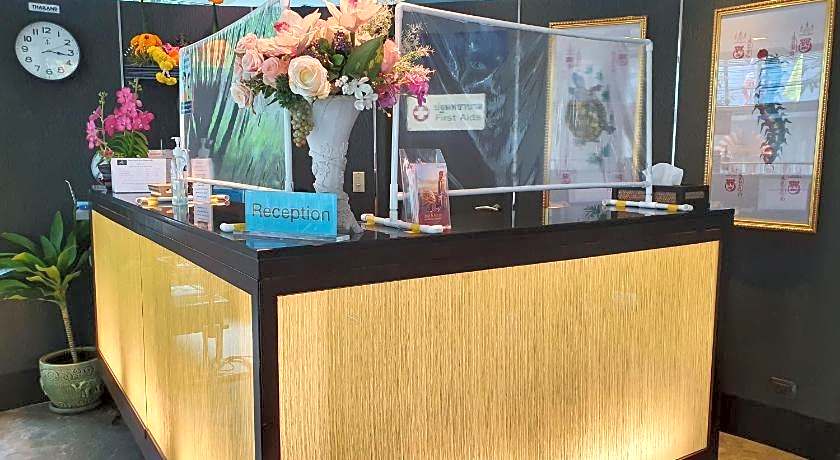 Amora NeoLuxe Suites Hotel