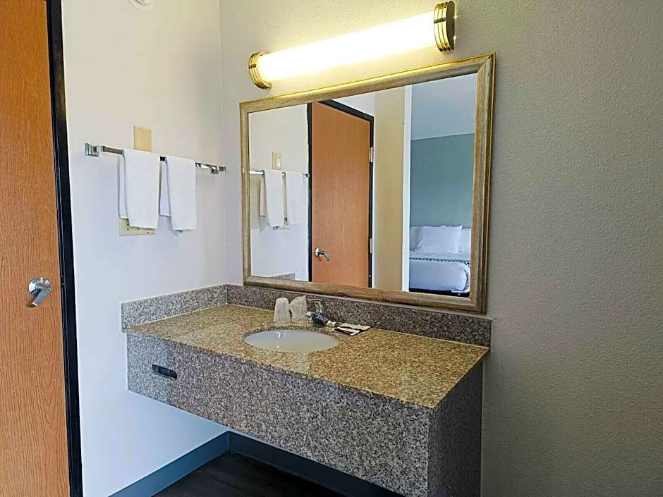 Capital O Travelers Inn Lawton Fort Sill