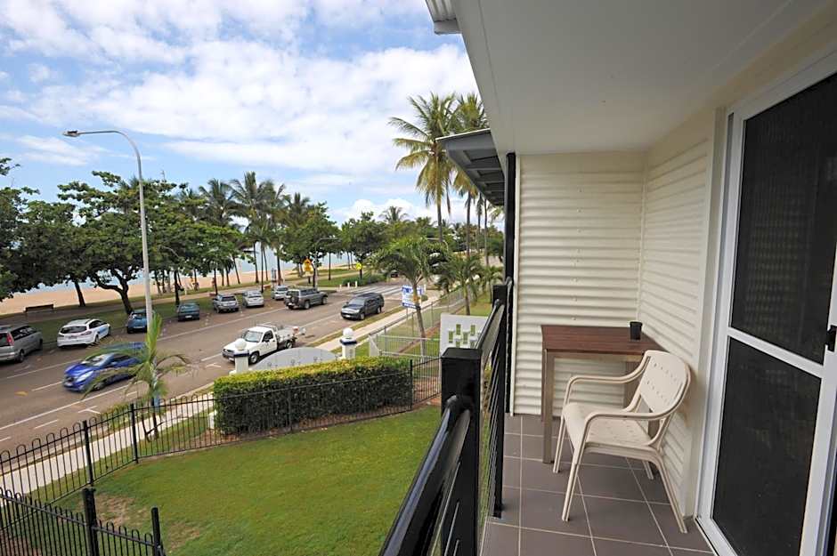 Shoredrive Motel