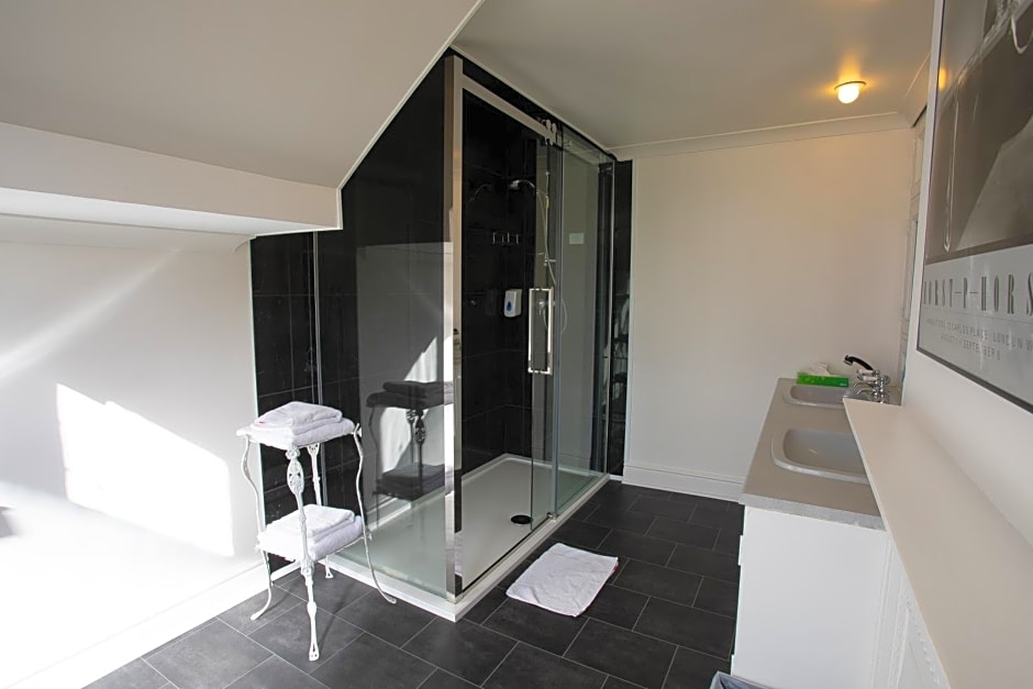 Fines Bayliwick Hotel