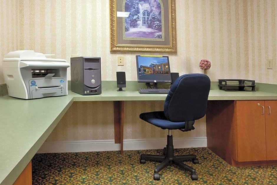 Holiday Inn Express & Suites Thomasville By IHG