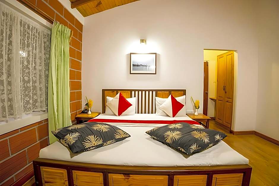 Altius Nest Hotel
