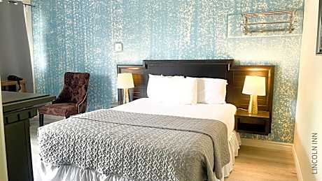 Queen Room - Non-Smoking