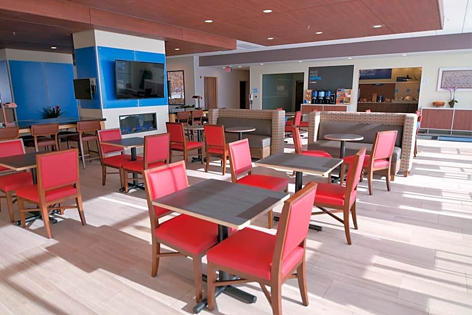 Holiday Inn Express & Suites Onalaska - La Crosse Area By IHG