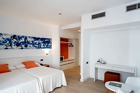 Superior Double Room, Balcony (1 Double Bed)