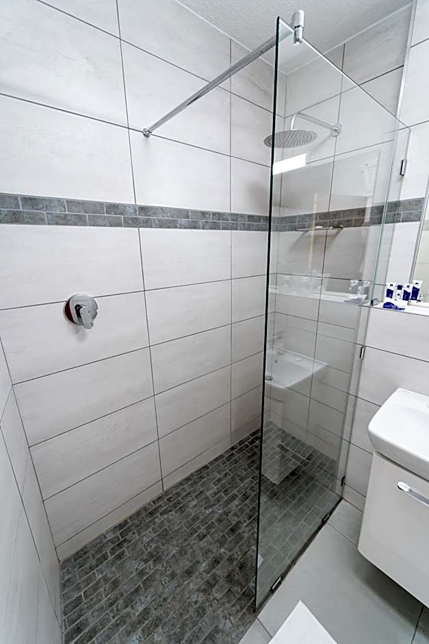 Gooderson Tropicana Hotel