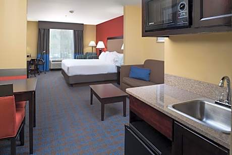 Queen Suite with Two Queen Beds