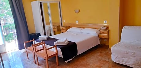 Family Room with Terrace and Sea View