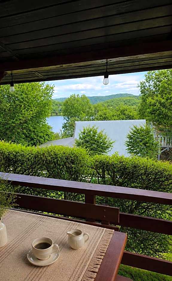 Domek nad jeziorem, Kalinówka w Olchowcu, Solina