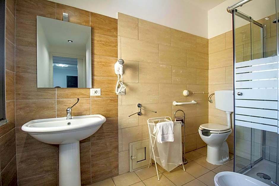 Royal Playa Suite and Apartament -private parking- self chek out