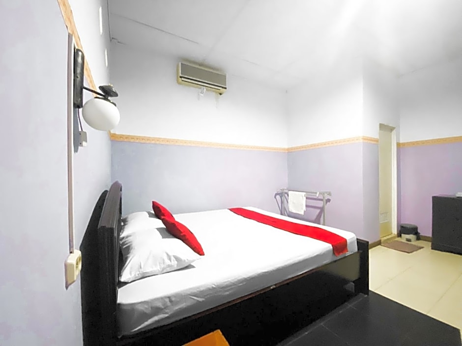 RedDoorz near Terminal Dangerakko Palopo