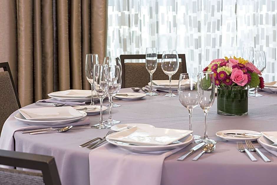 Courtyard by Marriott Edgewater NYC Area