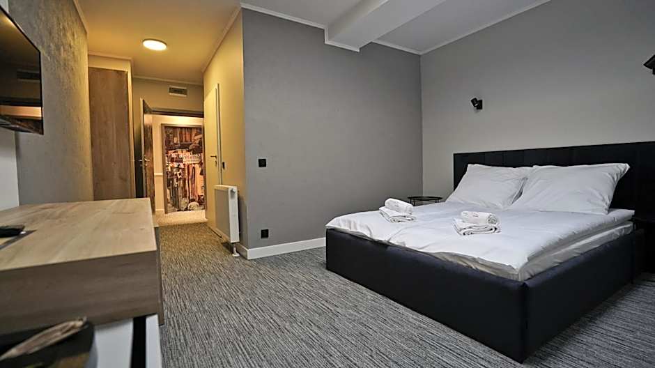 Hotel Made in Napoli by Siervo Międzybórz