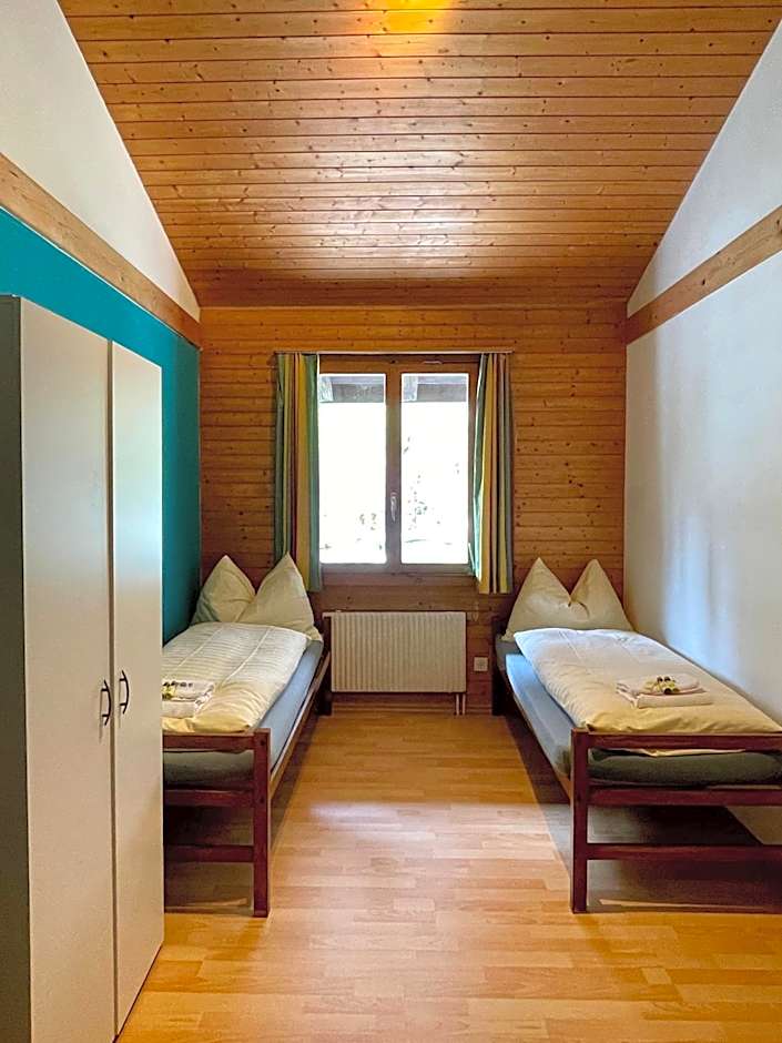 Alpine Base Hostel - Adults only