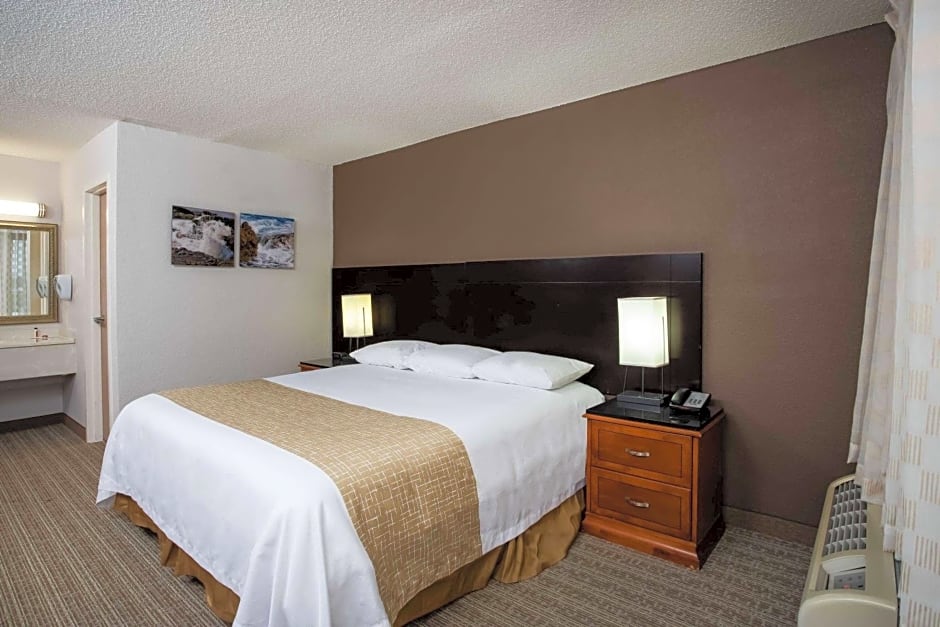 Travelodge by Wyndham Fort Wayne North