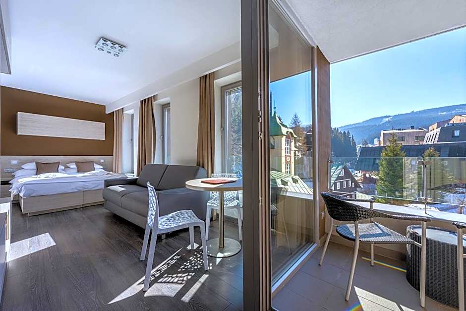 HOTEL PECR WELL