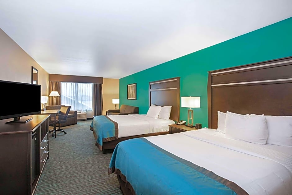 Photo 1 of 1 of 2 Queen Beds, Mobility Accessible, City View