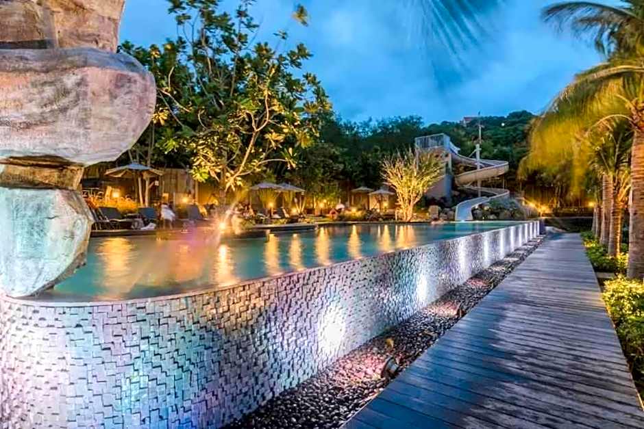 Sea View Spacious Condo At Pattaya