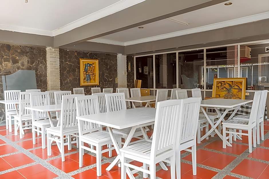 RedDoorz Plus @ Otista Garut