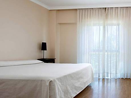 One-Bedroom Apartment (1 - 2 Adults)