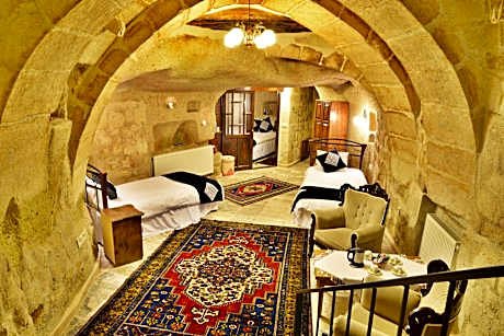 Family  Cave Room (4 Adults)