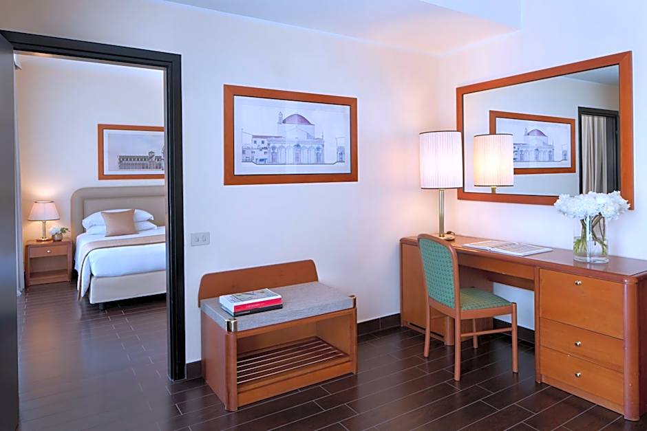 Photo 1 of 6 of Suite
