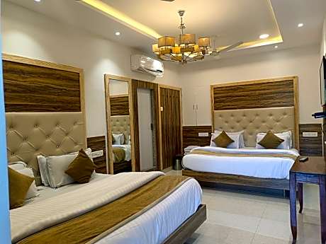 HOTEL GOLDEN VEENA