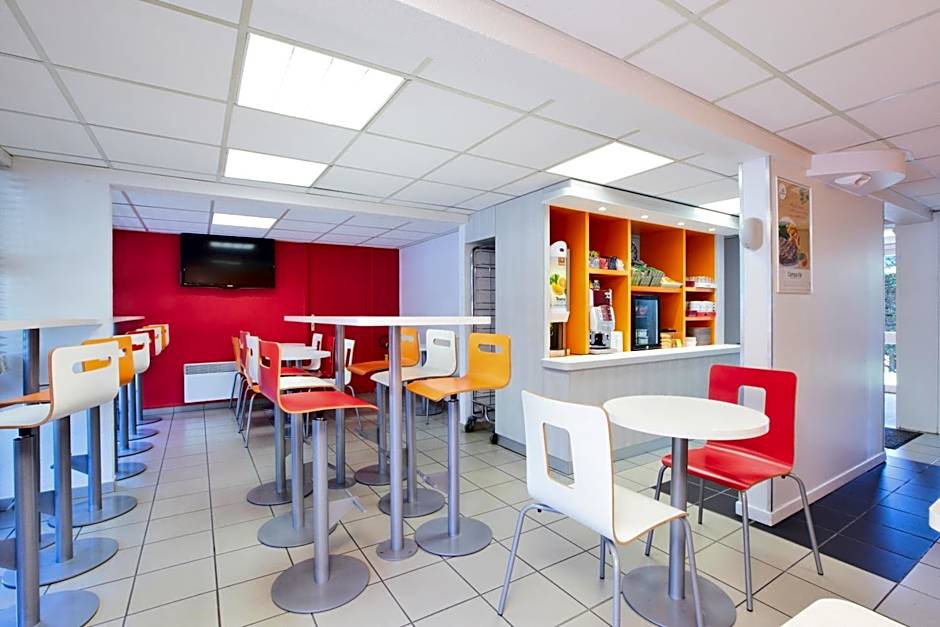 Premiere Classe Valenciennes Ouest Petite Foret Hotel